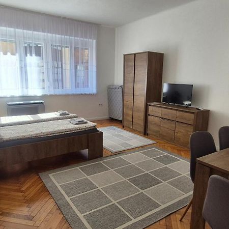 Downtown Studio Apartman Pětikostelí Exteriér fotografie