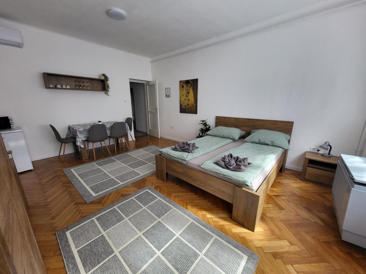 Downtown Studio Apartman Pětikostelí Exteriér fotografie